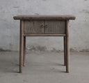 BT-1307, Houten sidetable met 2 deuren