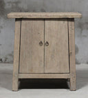 BT-1832, Kleine houten kast