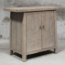 BT-1857, Kleine houten kast