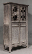 BT-1903, Houten kast met oude deuren