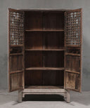 BT-1903, Houten kast met oude deuren
