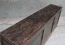 BT-1987, Donker houten dressoir