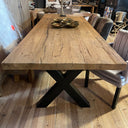 ET 157, Eikenhouten eettafel