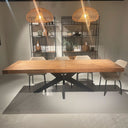 ET 311, Eettafel van teakhout