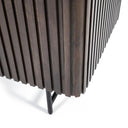 KT 406, Donker bruine kast