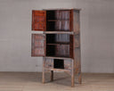 L-27, Houten kast