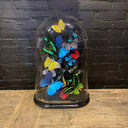 VI 197, Vlinderstolp met gekleurde vlinders