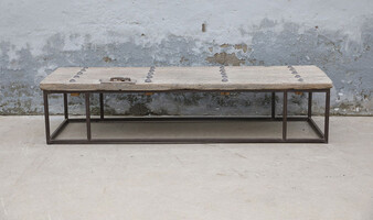 42-7131, Coffee table set, made of old doors