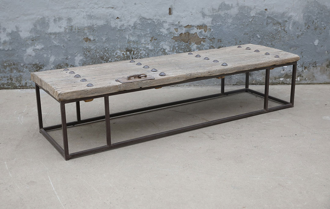 42-7131, Coffee table set, made of old doors