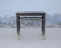 42-7824, Small black side table