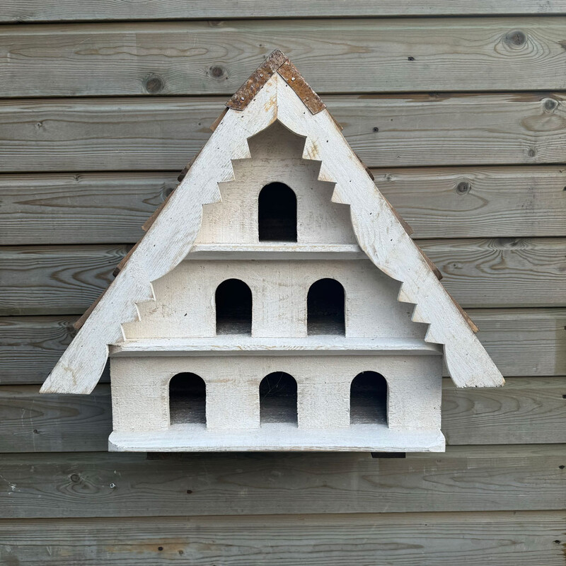 DE 328, Wooden birdhouse