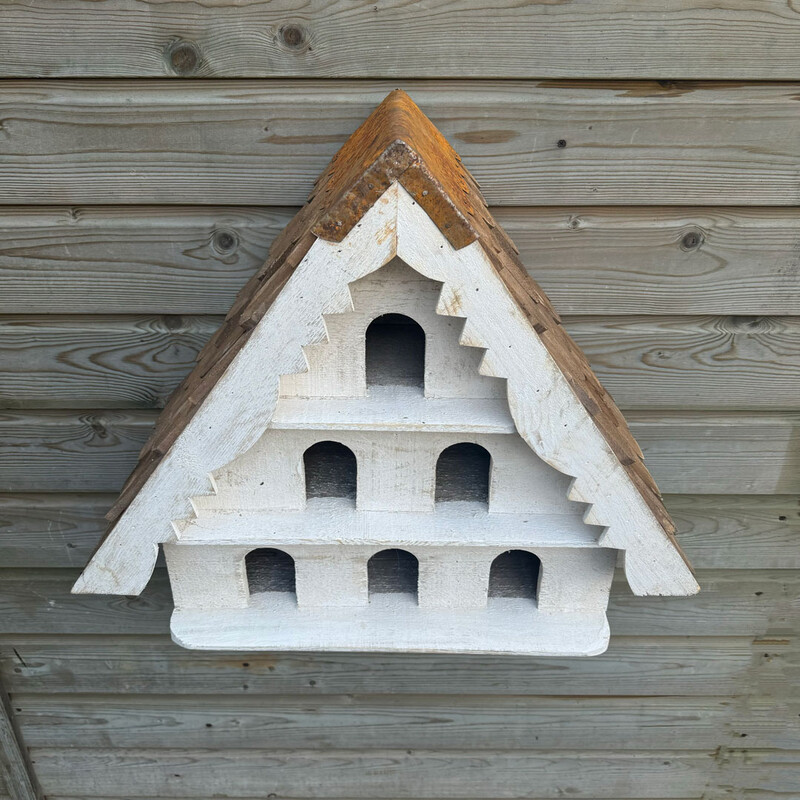 DE 328, Wooden birdhouse