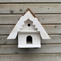 DE 330, Wooden birdhouse