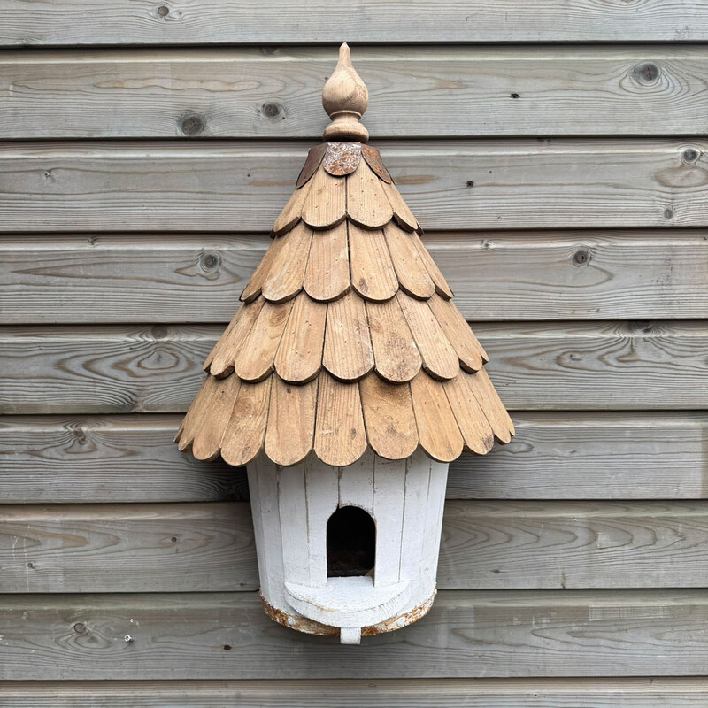 DE 331, Wooden birdhouse