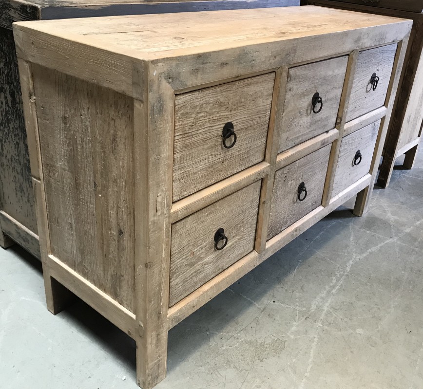 DS 236, Blank wooden sideboard