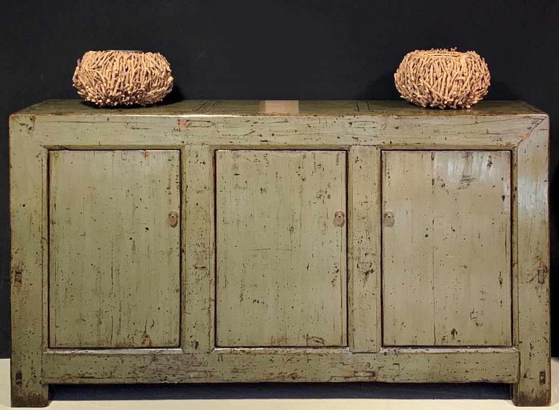 DS 287, High dresser with green patina