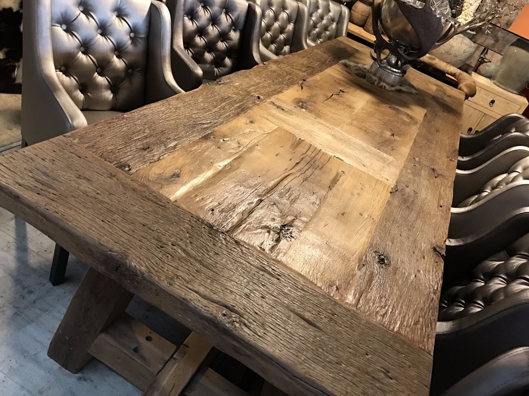 langs Infrarood Om te mediteren Zeer robuuste tafel gemaakt van 200 jaar oud steeneikenhout. Deze -  eetkamertafel - Antieke tafels, tafels van oud hout. landelijke tafels. -  De Jong Interieur