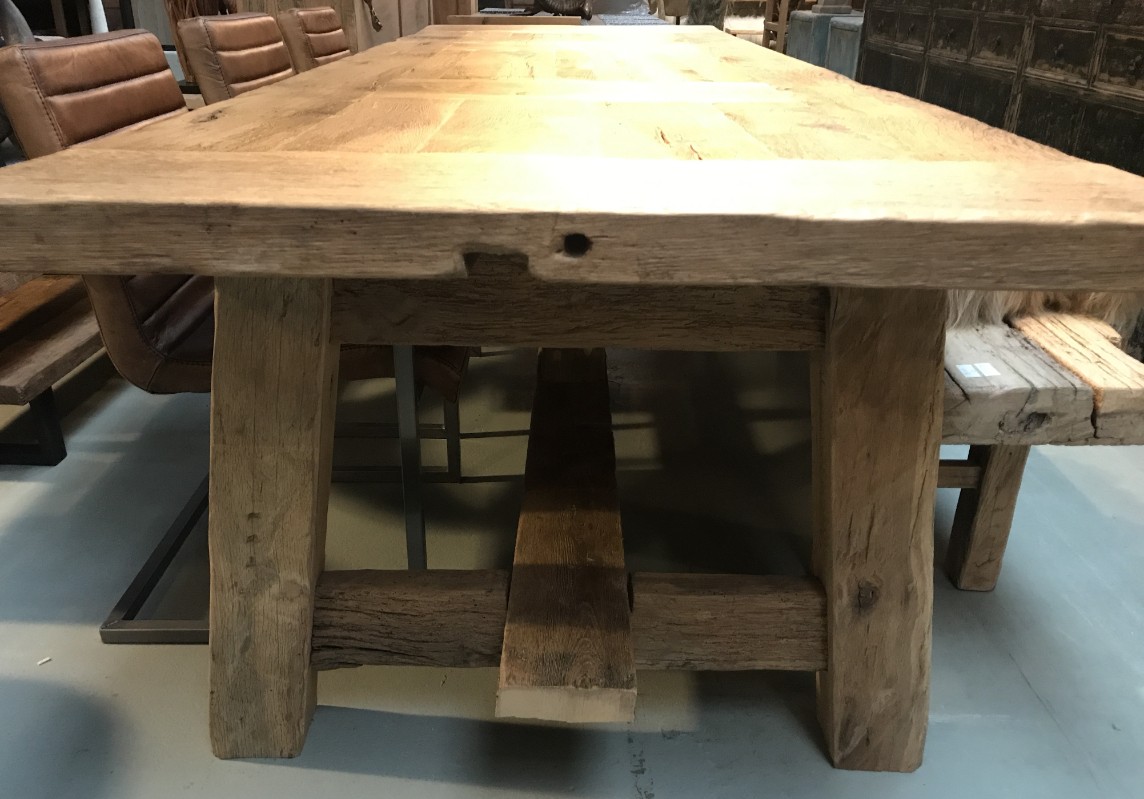 Vouwen Onze onderneming afstand Grote houten eettafel - eetkamertafel - Antieke tafels, tafels van oud  hout. landelijke tafels. - De Jong Interieur