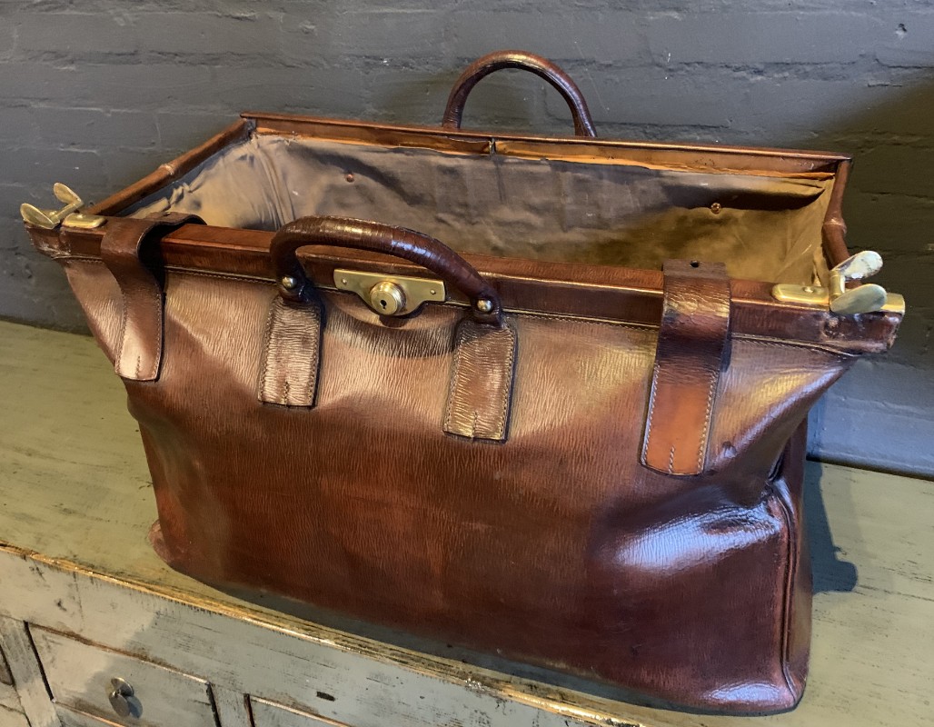 19th century leather and brass Gladstone bag - needs TLC