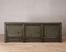 R194, Green patina dresser