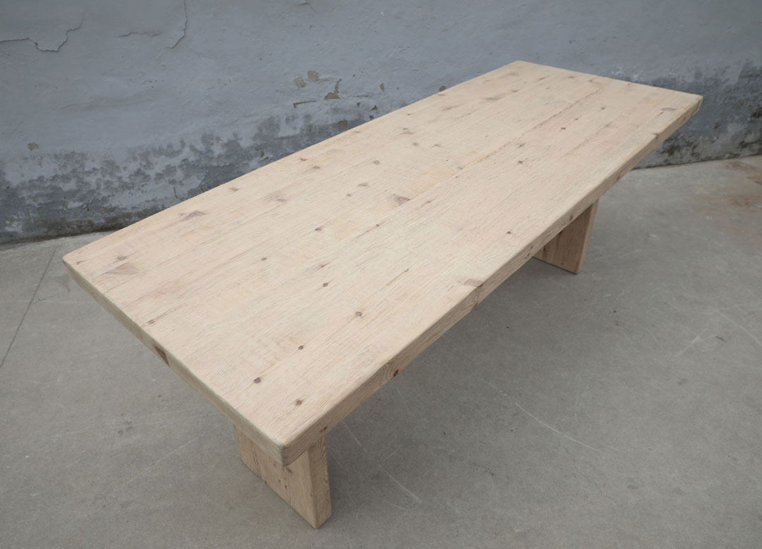 S28, Wooden dining table