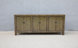 U 172, Green dresser with patina