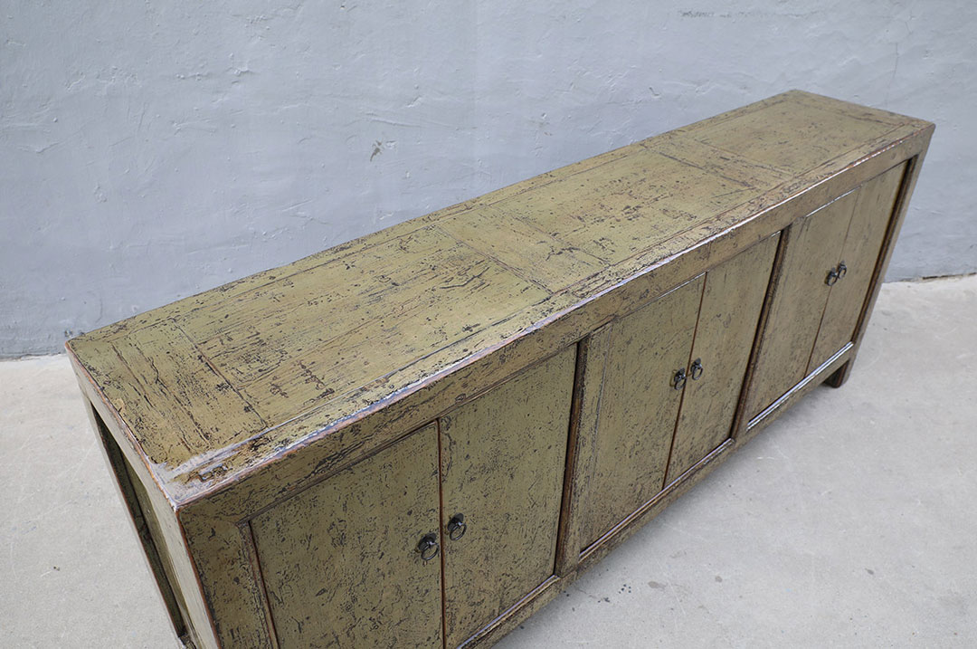 U 172, Green dresser with patina