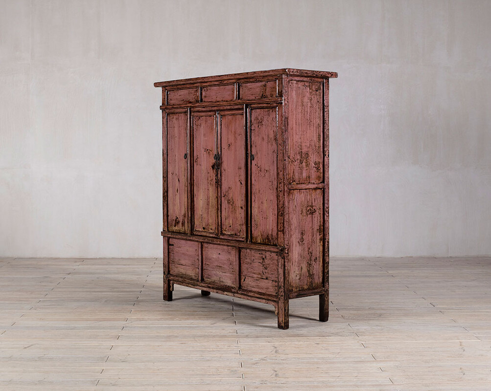 U059, Pink cabinet