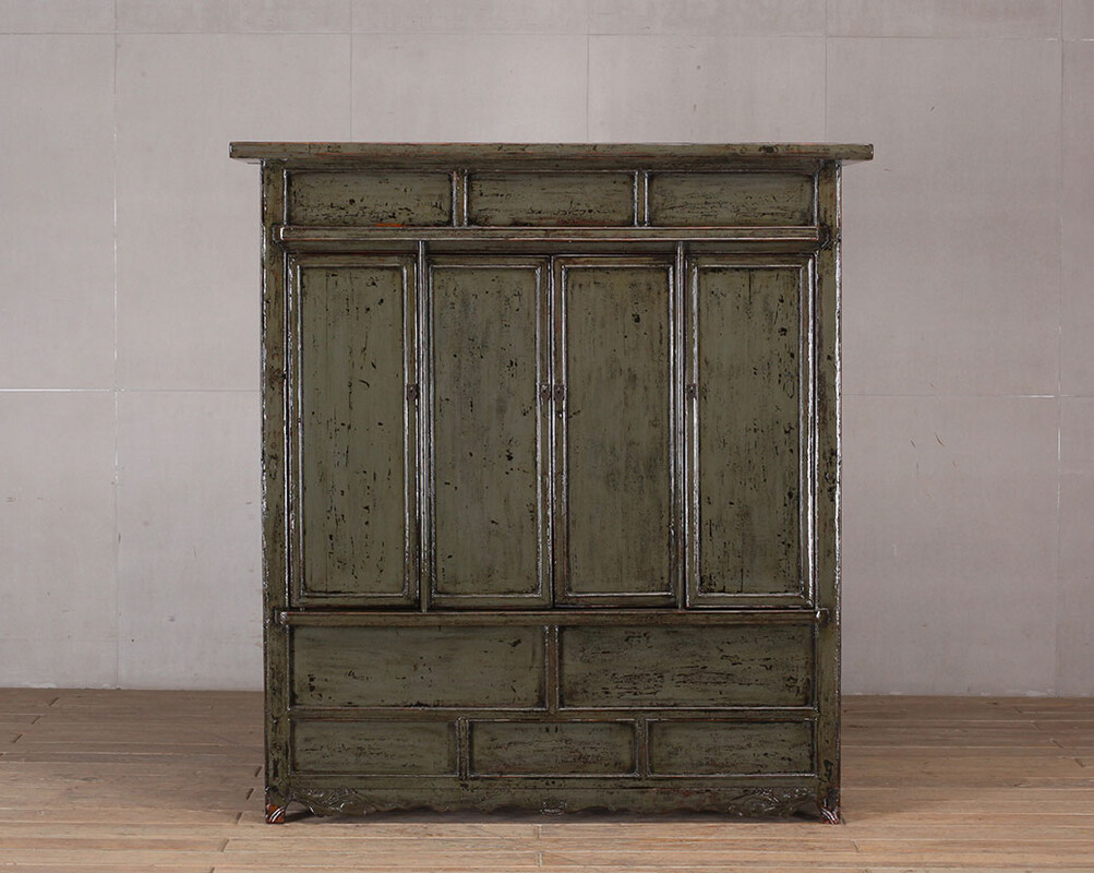 U060, Green lacquered cabinet