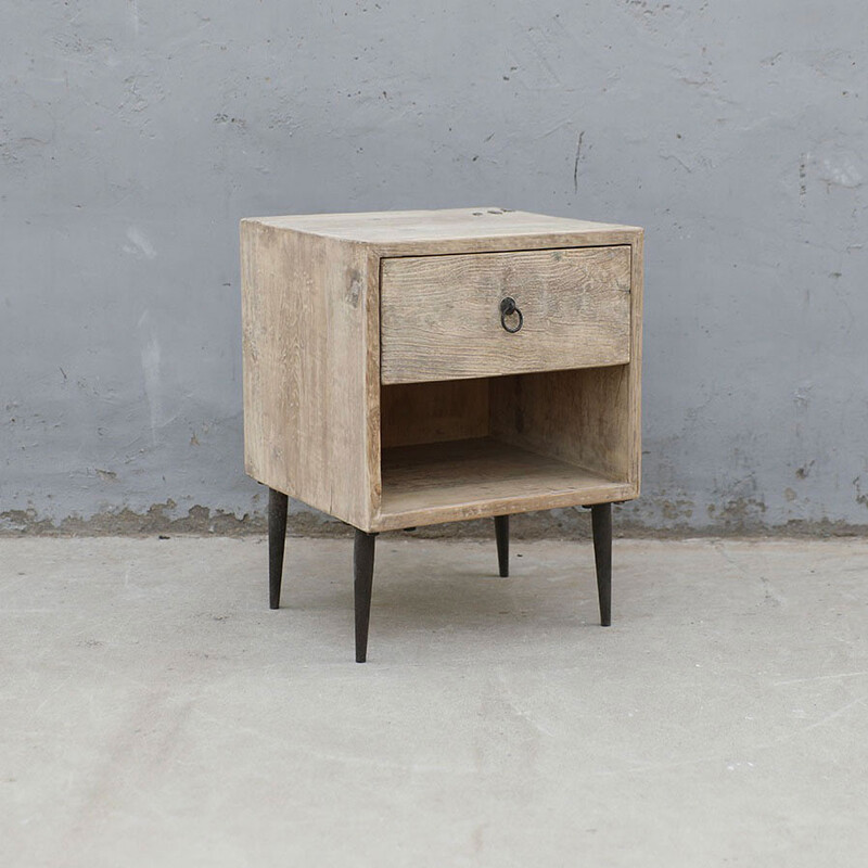 VM 190, Wooden nightstand