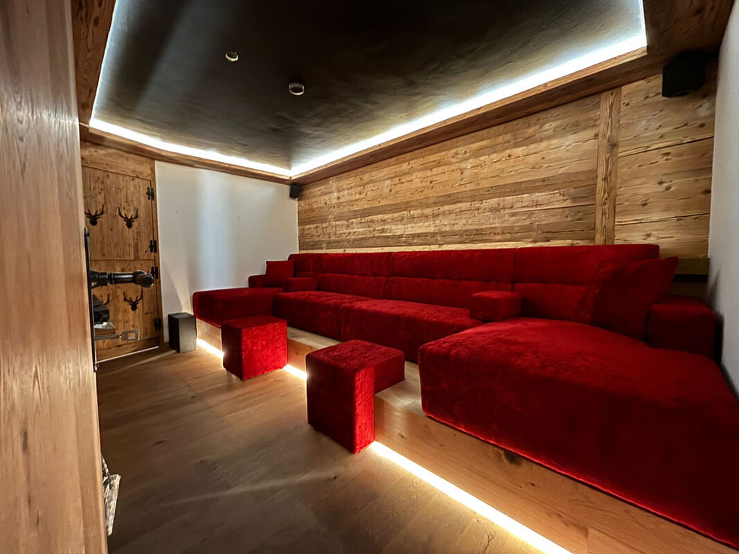 ZB 124, Sofa -Cinema-